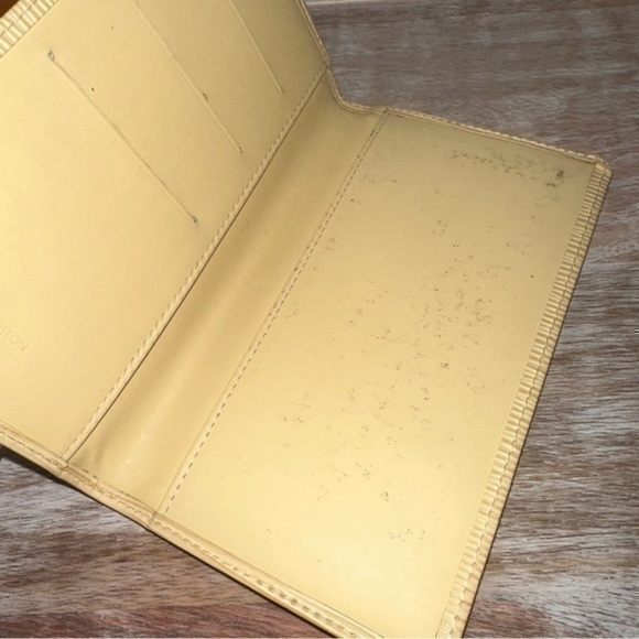 AUTHENTIC Louis Vuitton wallet. Can also checkbook cover or notebook cov… - Picture 5 of 11